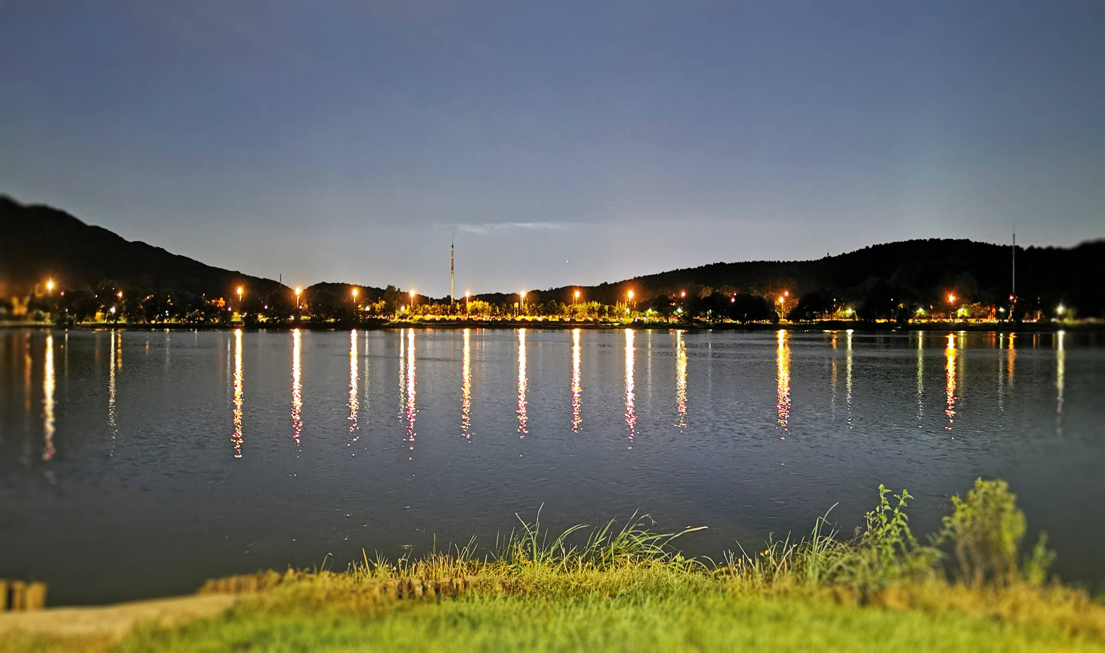 漂亮,武汉东湖夜景倒影实在漂亮