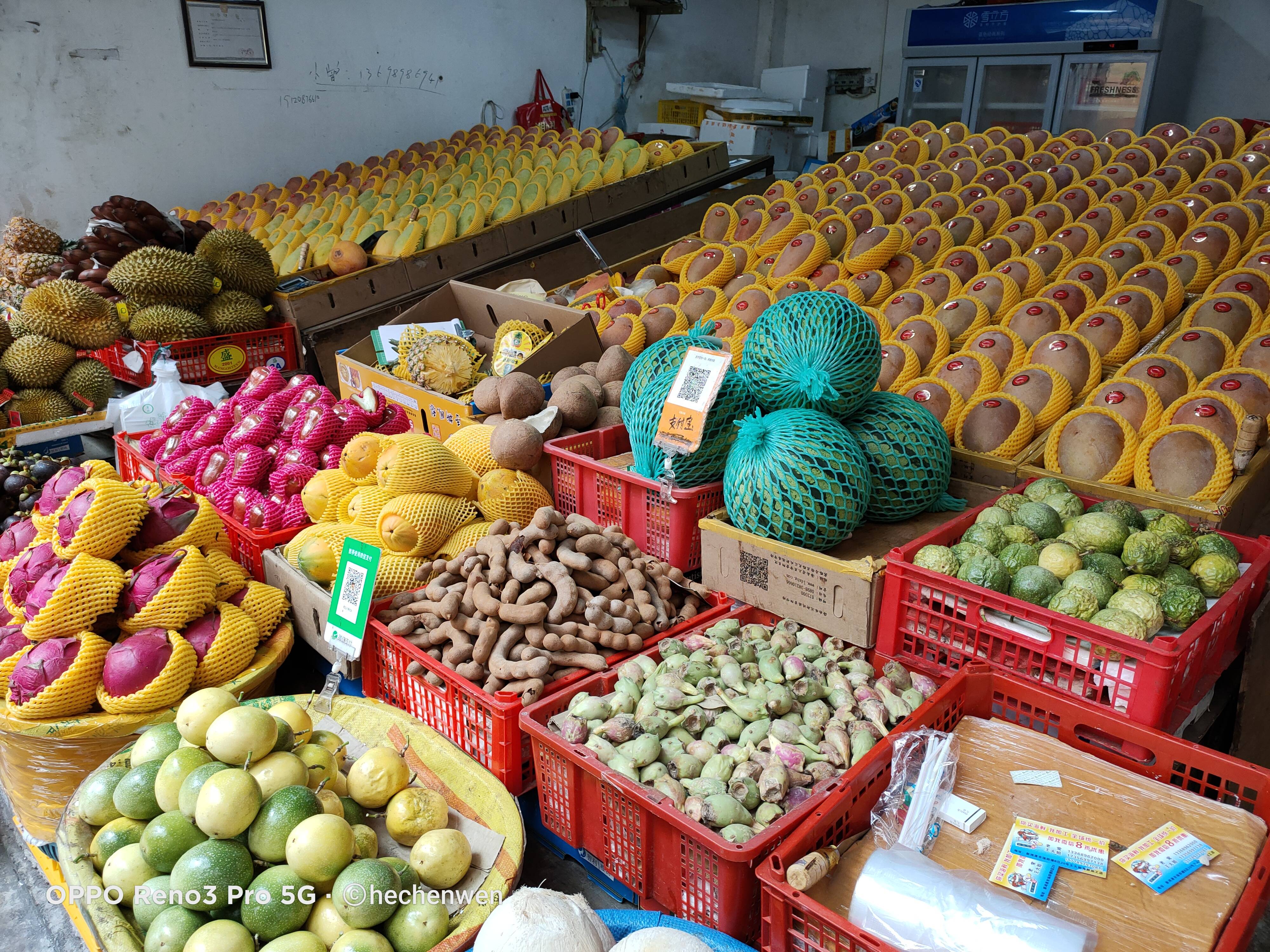 三亚最大的水果市场,水果比快递便宜,本地人都来这里批发