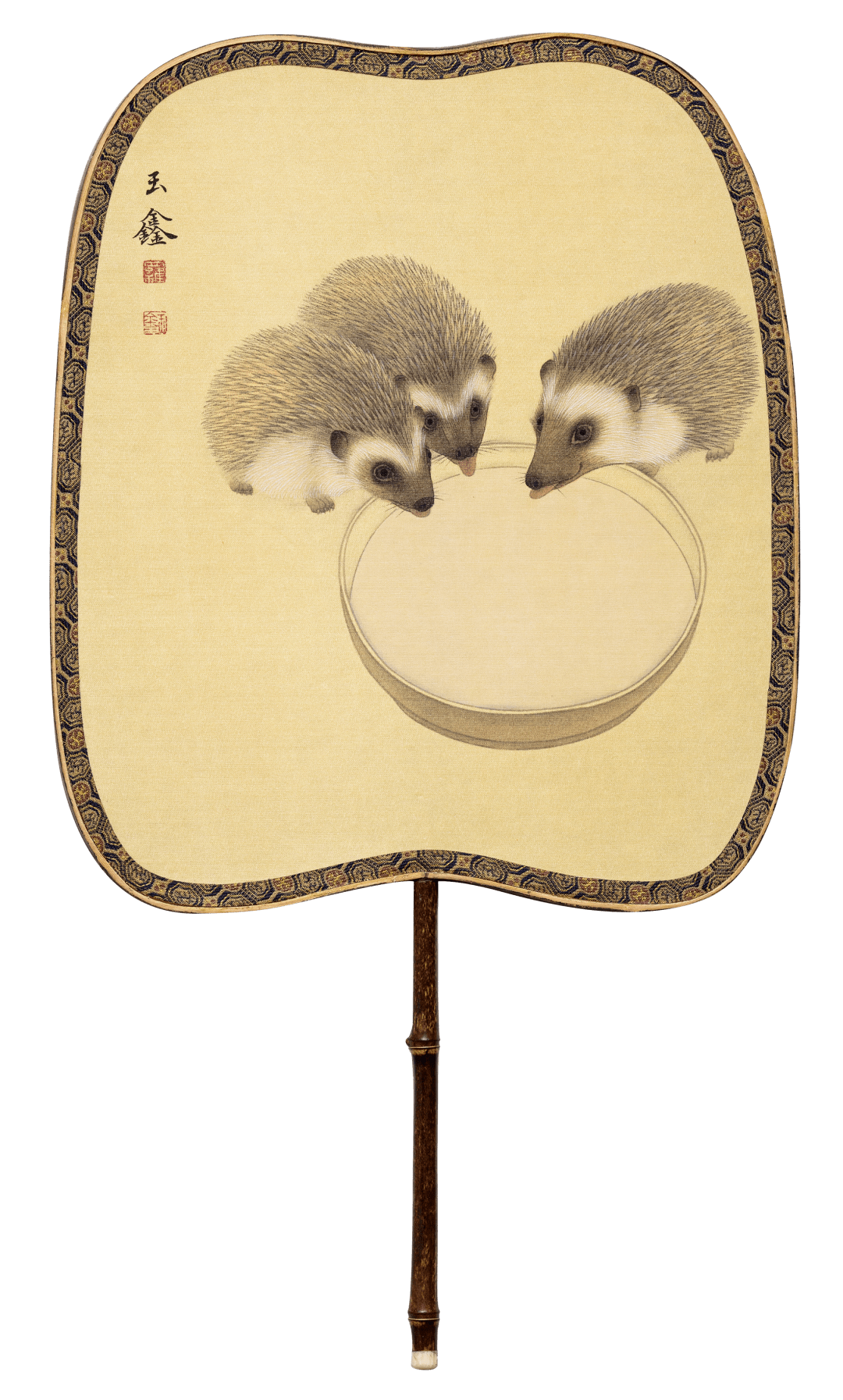 在她画作沉着而又淡雅的色墨背后,蕴含着画家对于天地生灵的精微观察