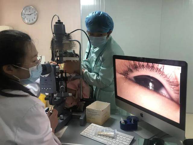 可怕2岁女童睫毛根密密麻麻长出这些有这种习惯的千万当心