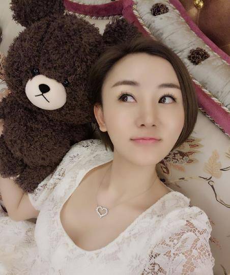 演过《乡村爱情12》,22岁结婚却生活不和谐,今29岁成单亲妈妈_周弋楠