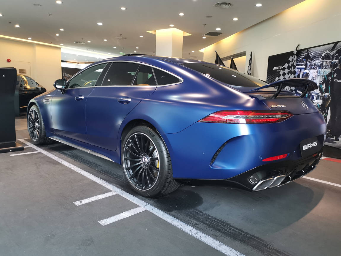 奔驰gt63s amg 哑光宝石蓝黑灰