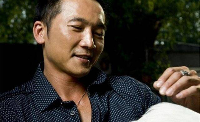 原创邹兆龙和俩儿子共用一张脸,女儿也没躲过,网友:一看就是亲生的