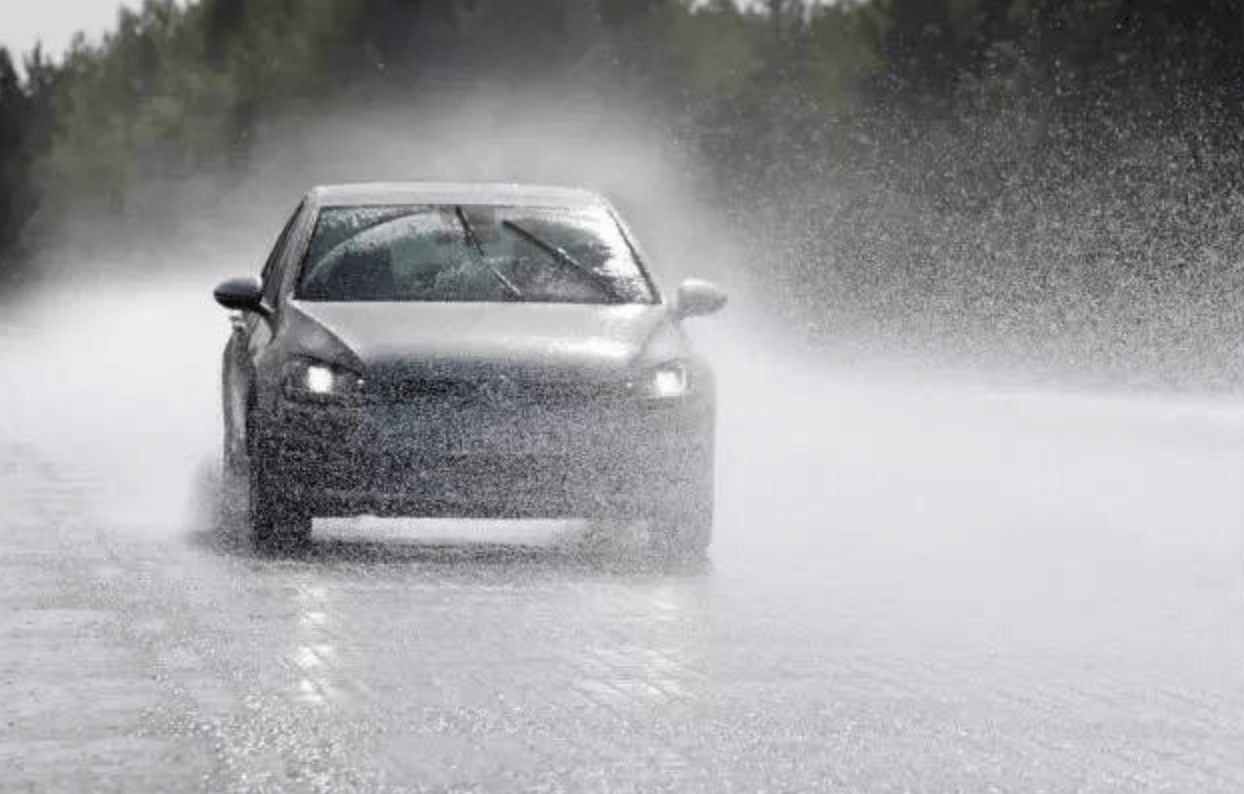 下雨天洗车用雨水洗车到底靠不靠谱