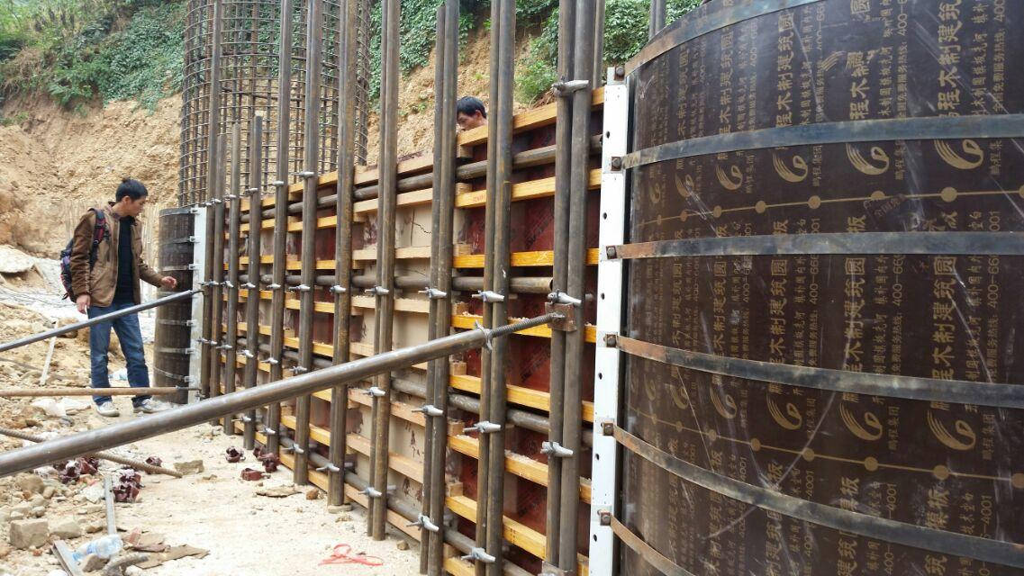 圆柱木模板厂家应对产品质量进行适宜而连续的控制