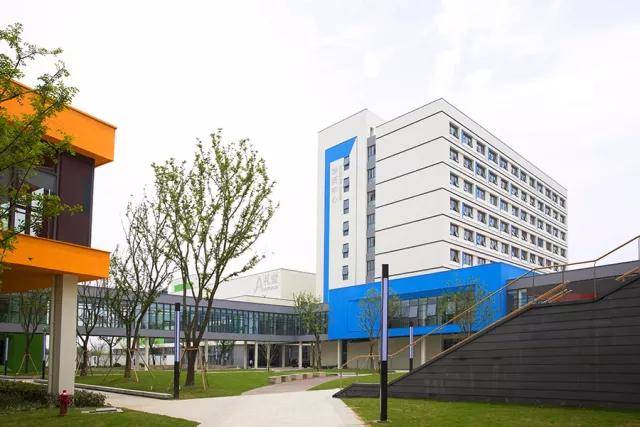 耀华国际教育学校:80多年老牌校,以母语构建思维,与世界对话