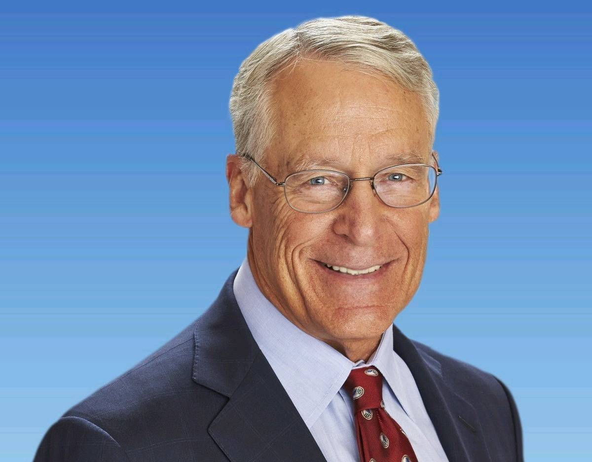 目前,沃尔玛超市在全球已经开设1万多家门店,拥有员工220万人,单单在