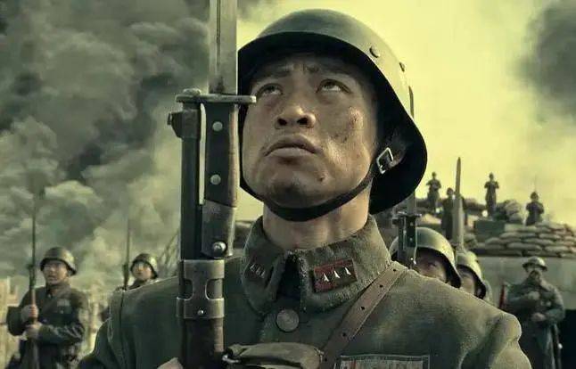 让吴京哭好几回,王中磊泪洒现场,《八佰》到底好在哪?_电影