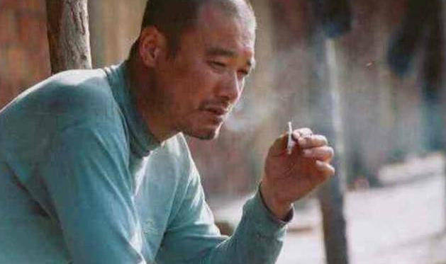 原来他们是夫妻, 老公演了28部戏没红, 小5岁老婆演一部就红了_侯继林