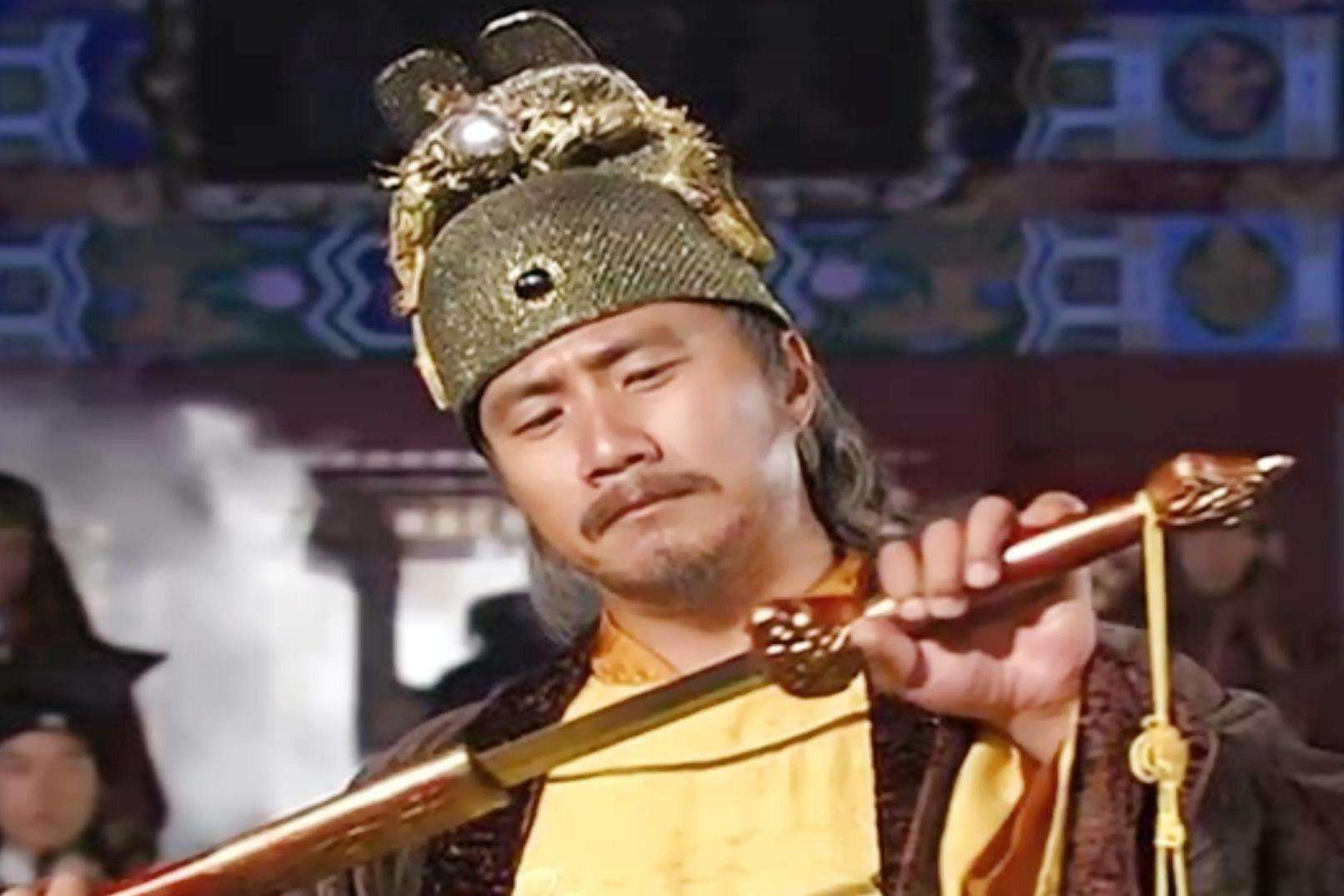 朱元璋对将军说:你儿子剑法不错,将军当即砍儿子首级,愤然自刎
