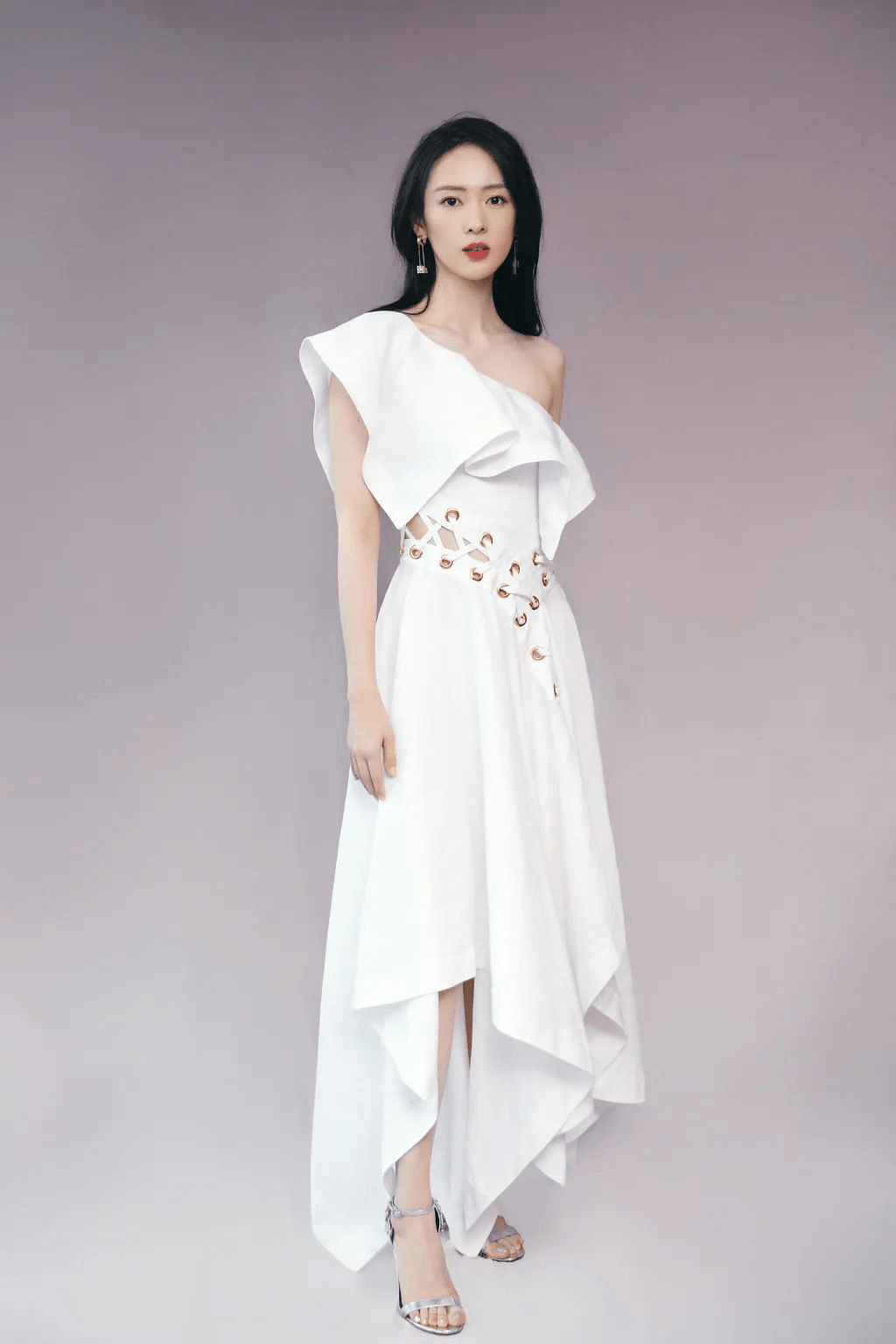 原创赵丽颖刘诗诗都爱的牛奶裙搭配这些鞋子轻松美爆整个夏天