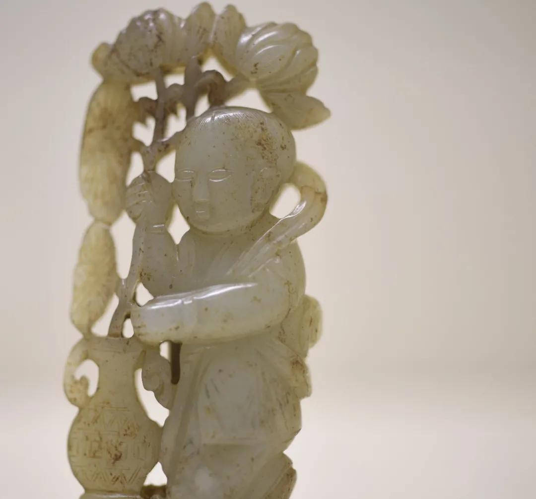 唐代 飞天 上海博物馆 商代晚期,跽坐人形玉雕 展开剩余 90 % 殷墟