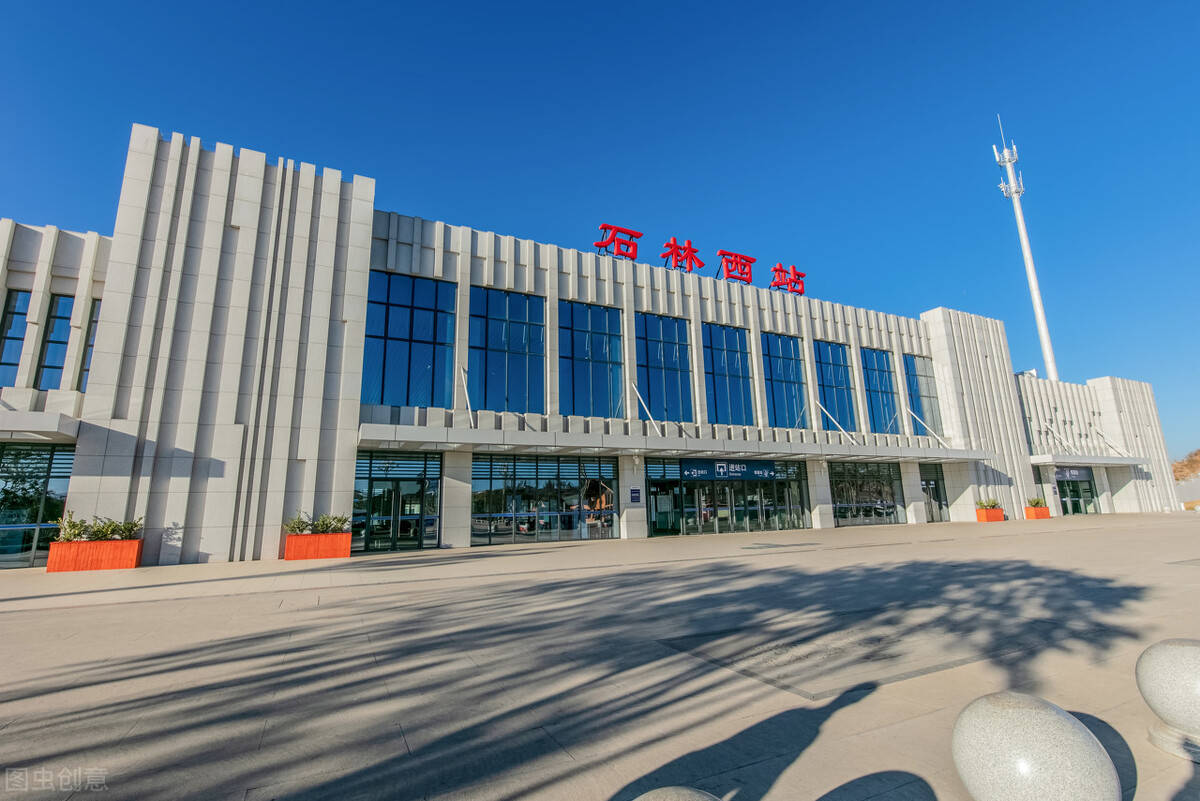 要钱的重庆火锅vs要命的云南菌锅,好吃狗们,选哪个?_石林