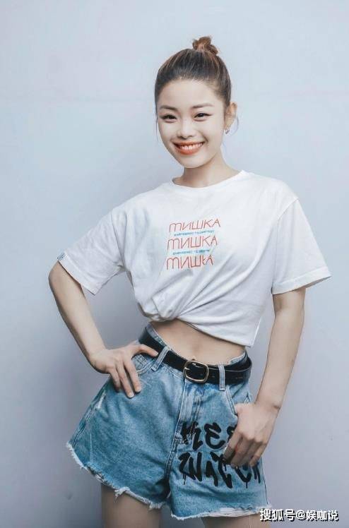原创曾扮演小侠艾虎被反感,如今化身马甲线萌厨,王莎莎自信爆棚