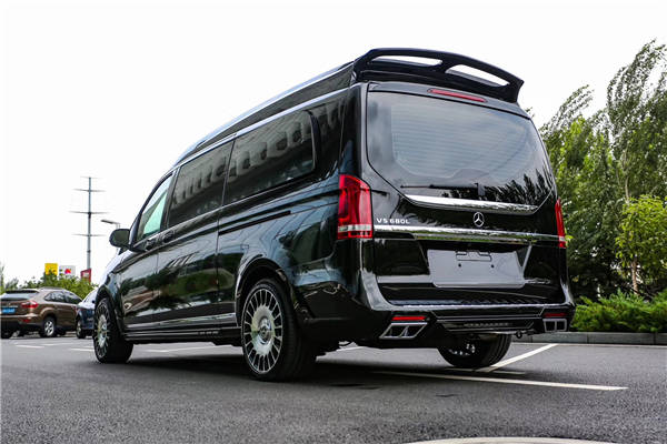 2020款奔驰v260l高顶全隔断42布局豪华内饰实拍