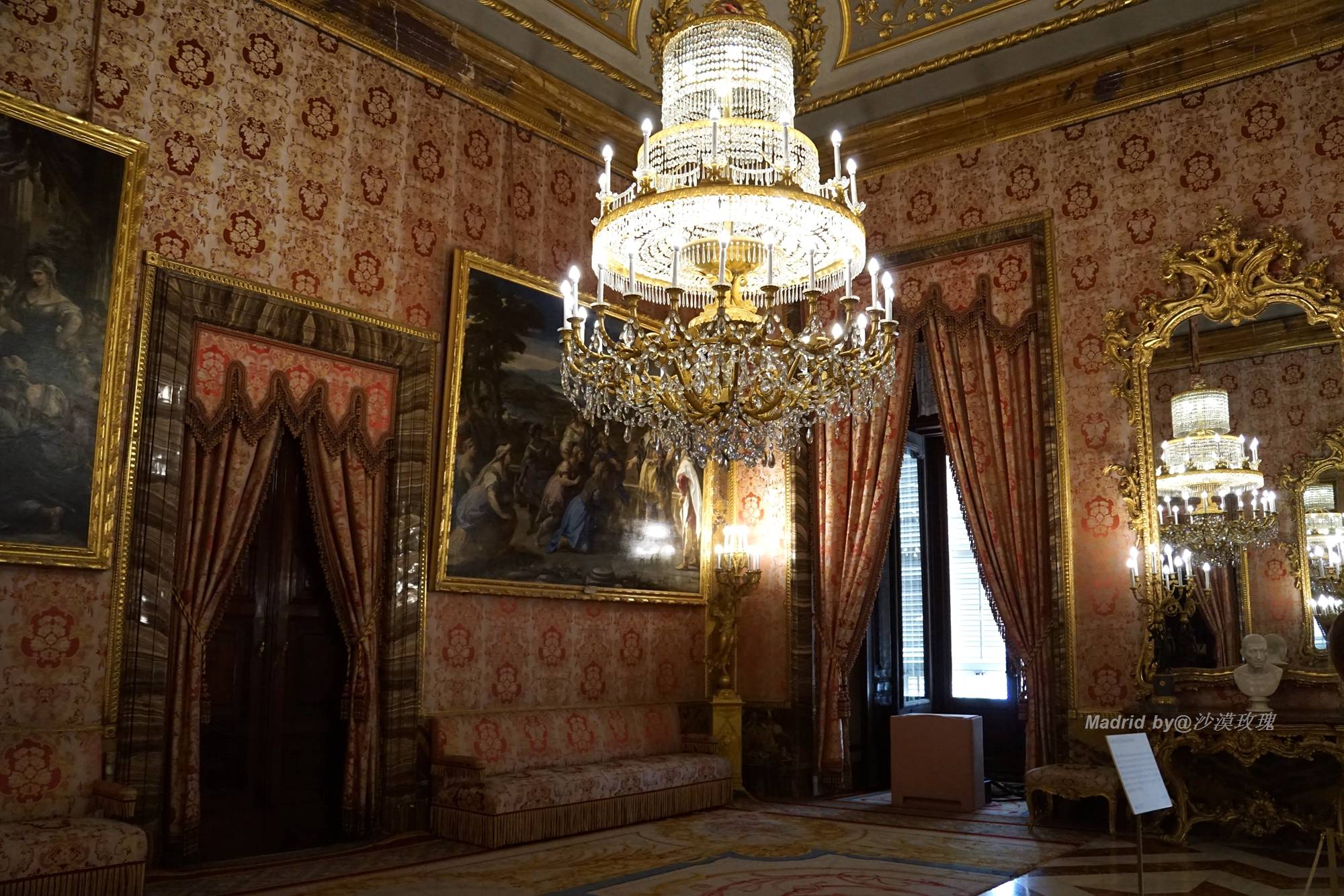 仿造凡尔赛宫的欧洲第三大王宫两代国王的华丽梦想