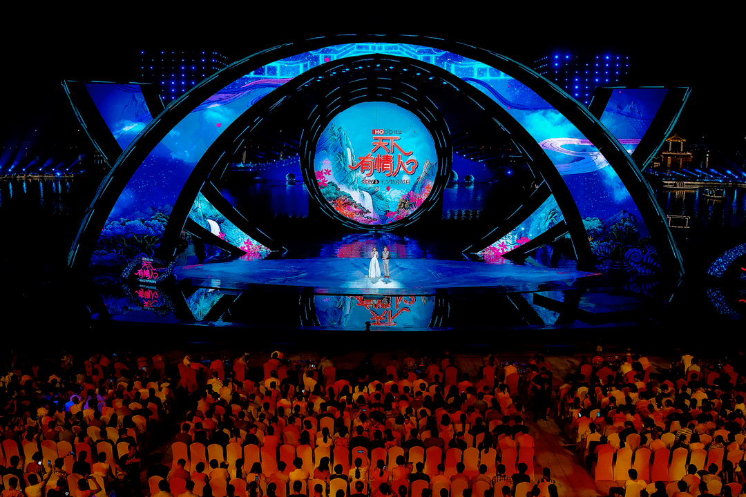 央视七夕节目官宣天下有情人创新舞台设计