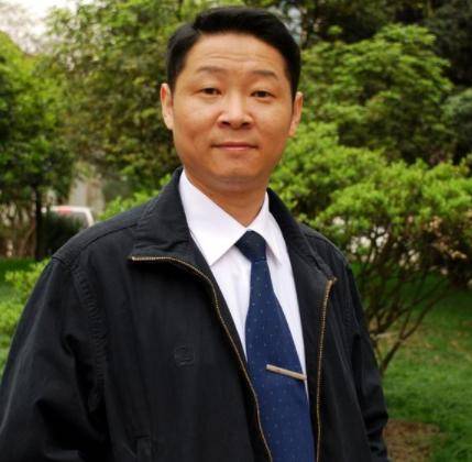 三德子的两位扮演者,一个隐居山林成养鸡大户,一个成国家一级演员