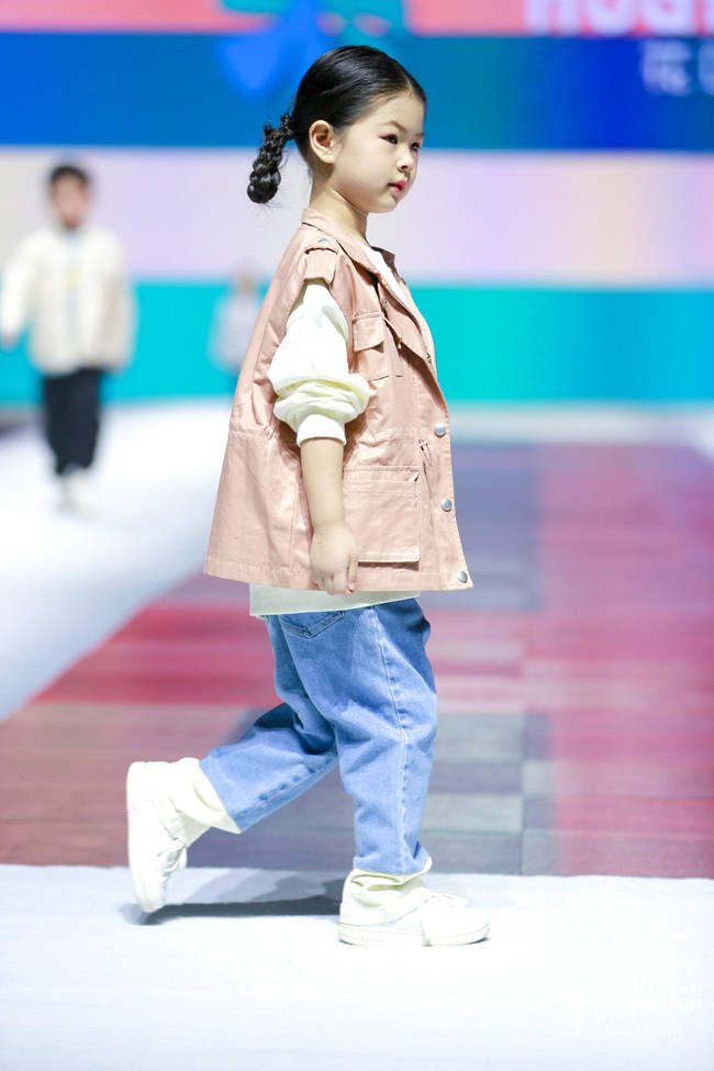 织里童装亮相中国国际儿童时尚周 开启 "国际童装之都"新征程