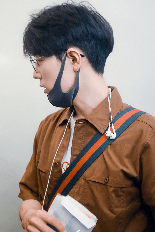 肖战寸头发型被公开,整个人看似年轻10岁!这颜值不火才怪