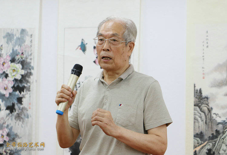 参展书画家,左起:王群英,李德恒,赵同相,齐长耿,司军,黄枕石,房师武