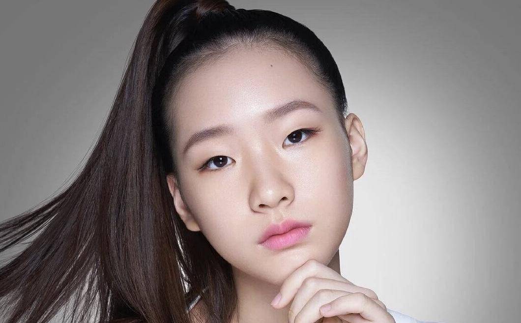 味追求大眼睛高鼻梁,而从前不被人看好的小眼睛单眼皮也逐渐有了受众