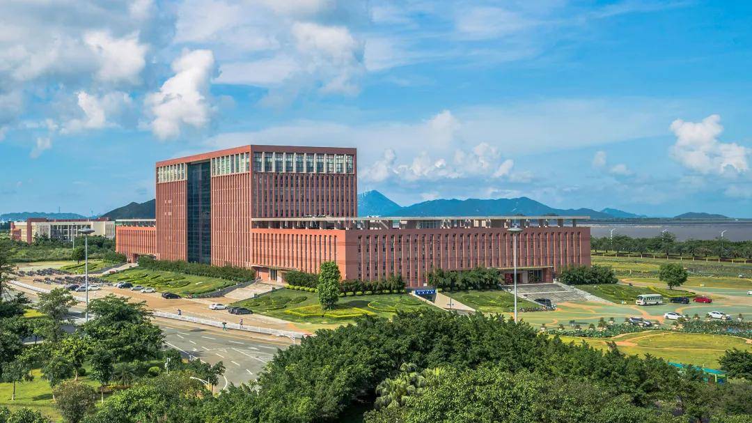 吉林大学珠海学院专插本吉珠到底是本a还是本b到底有多大多漂亮多优秀