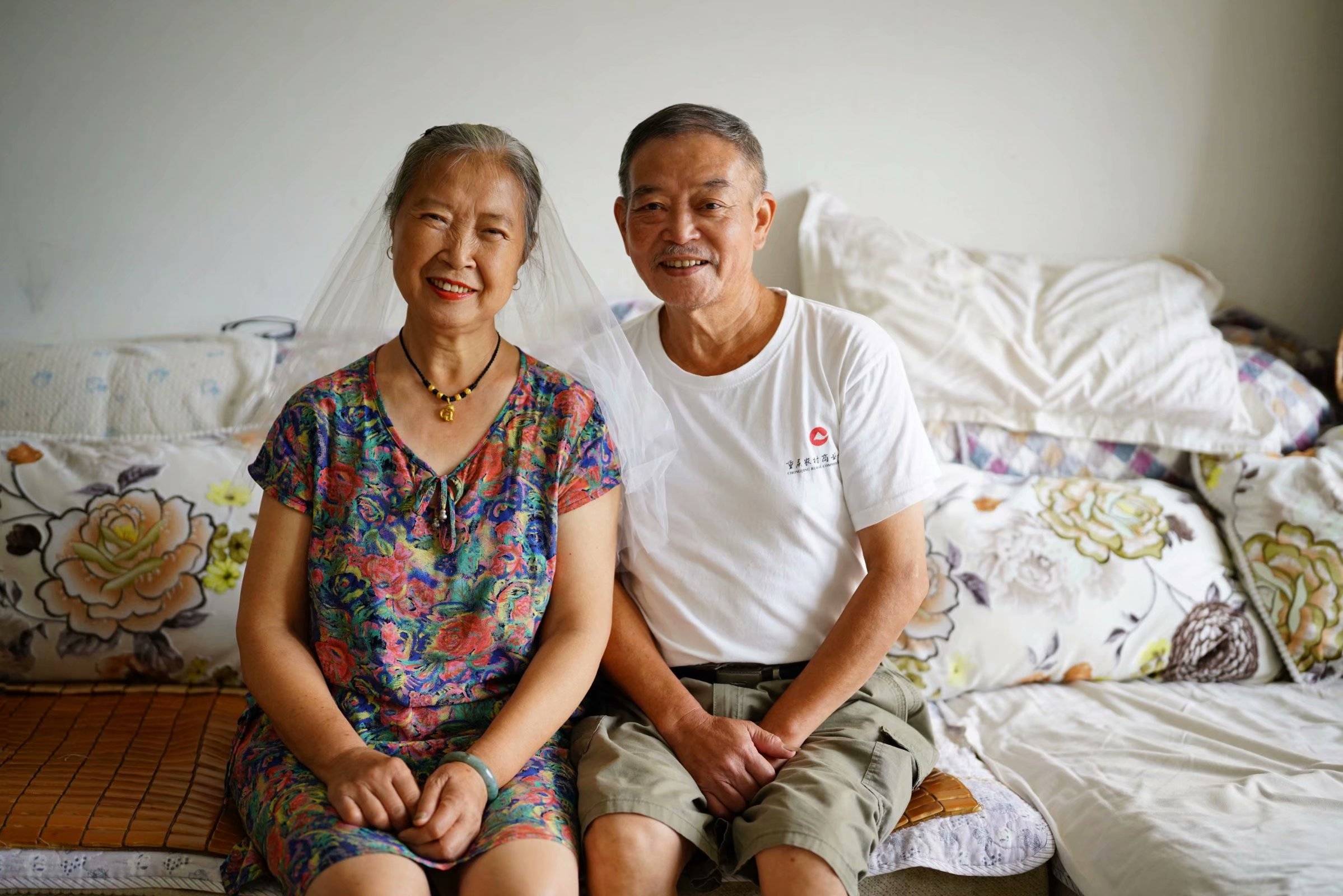 七夕节结婚70年90岁老人第一次过情人节