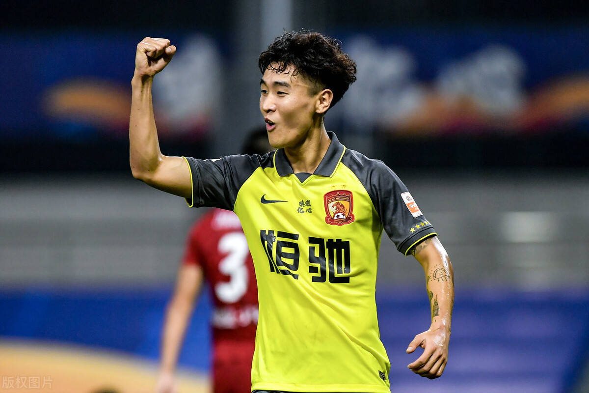 为解燃眉之急,韦世豪有望伤愈复出,助球队力擒上海申花_恒大