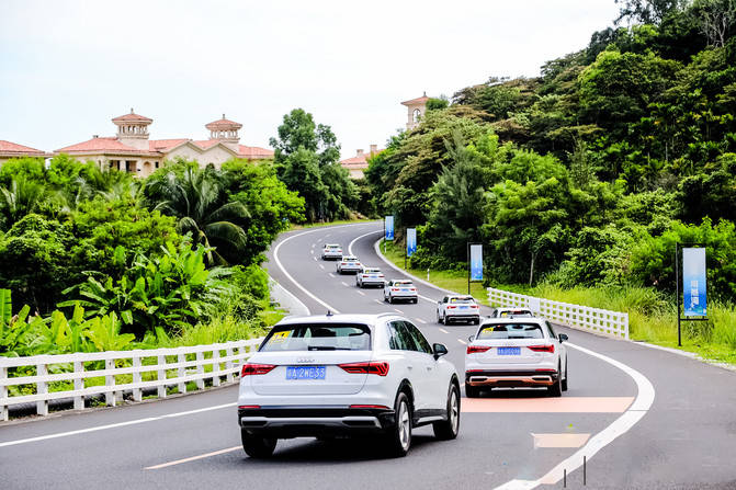 四天三晚海南环岛自驾游跟着奥迪q3车队享受蓝天白云和大海