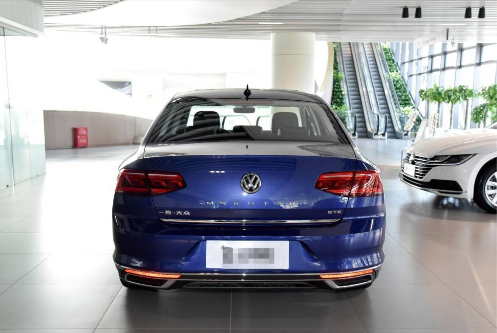 综合油耗18升长度4865mm的suv大众迈腾