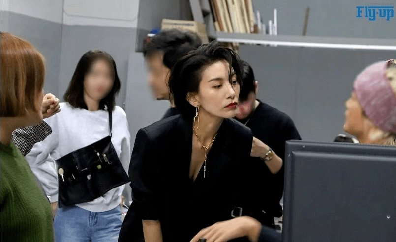 一张小三脸忽然凭美貌爆了热搜?所有人都被骗了