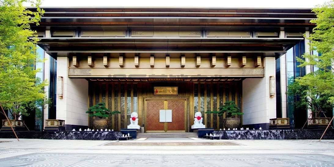 瑞地格乐:亚克力透明空中泳池-泰禾深圳院子