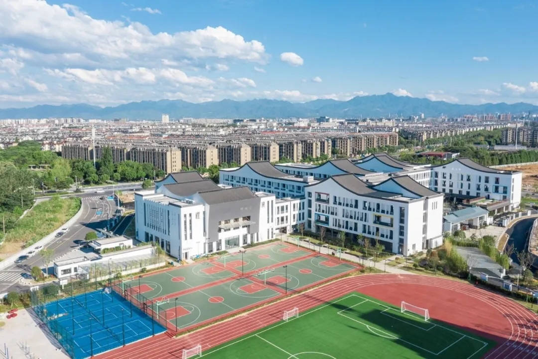 荥阳鹿鸣小学图片