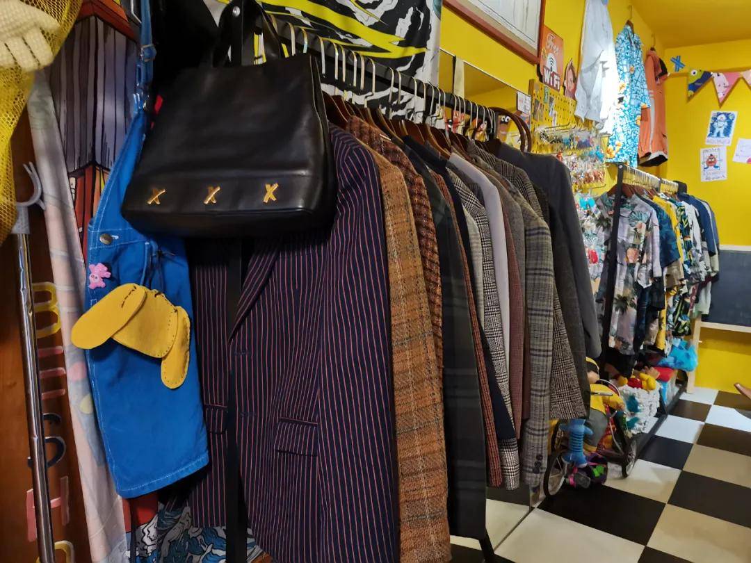 原来成都的古着店都这么美不仅服装复古还能把你拉回到旧时光
