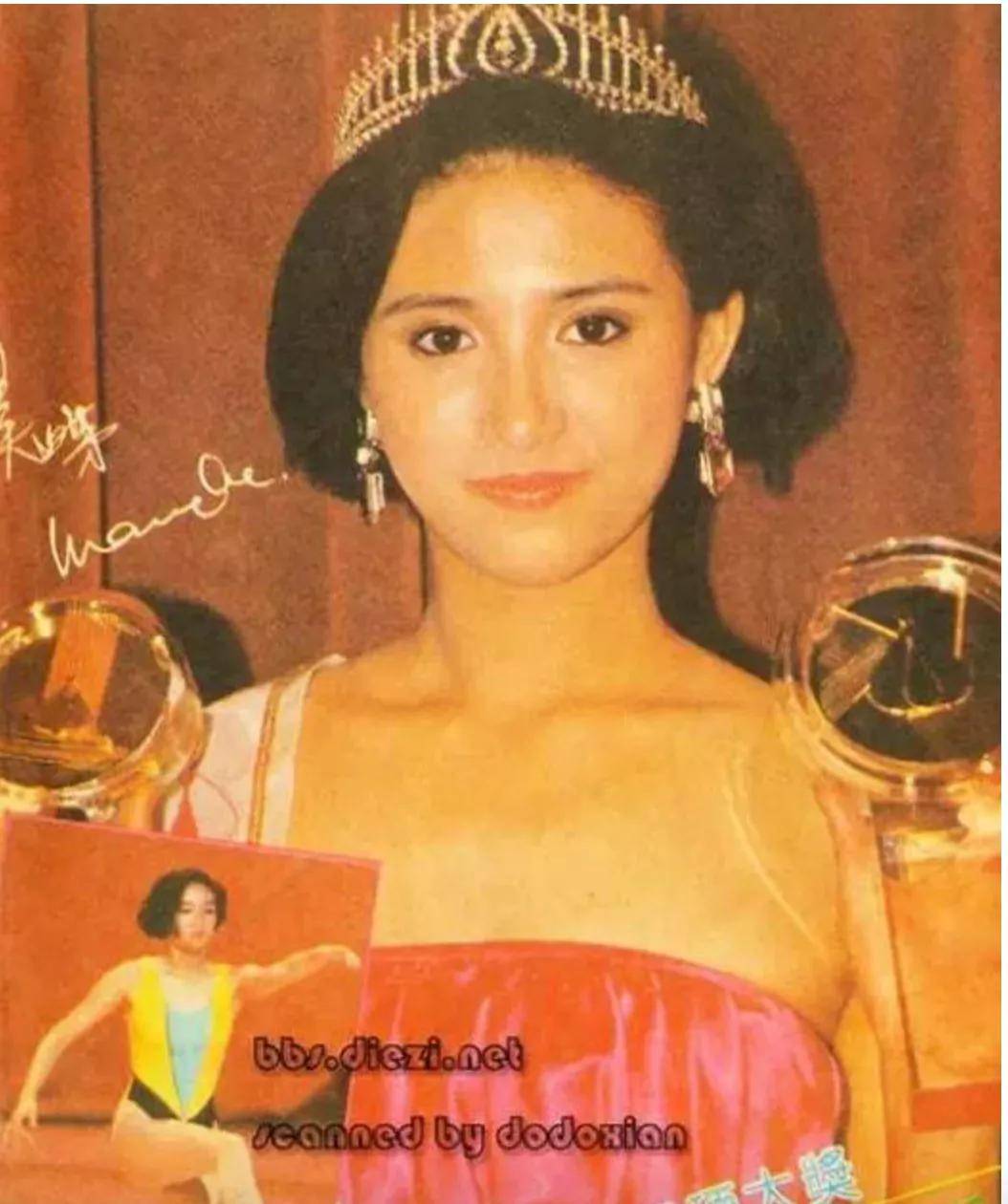 最上镜小姐及才华小姐,若不是当年的冠军李美珊会多国语言,有海外文凭