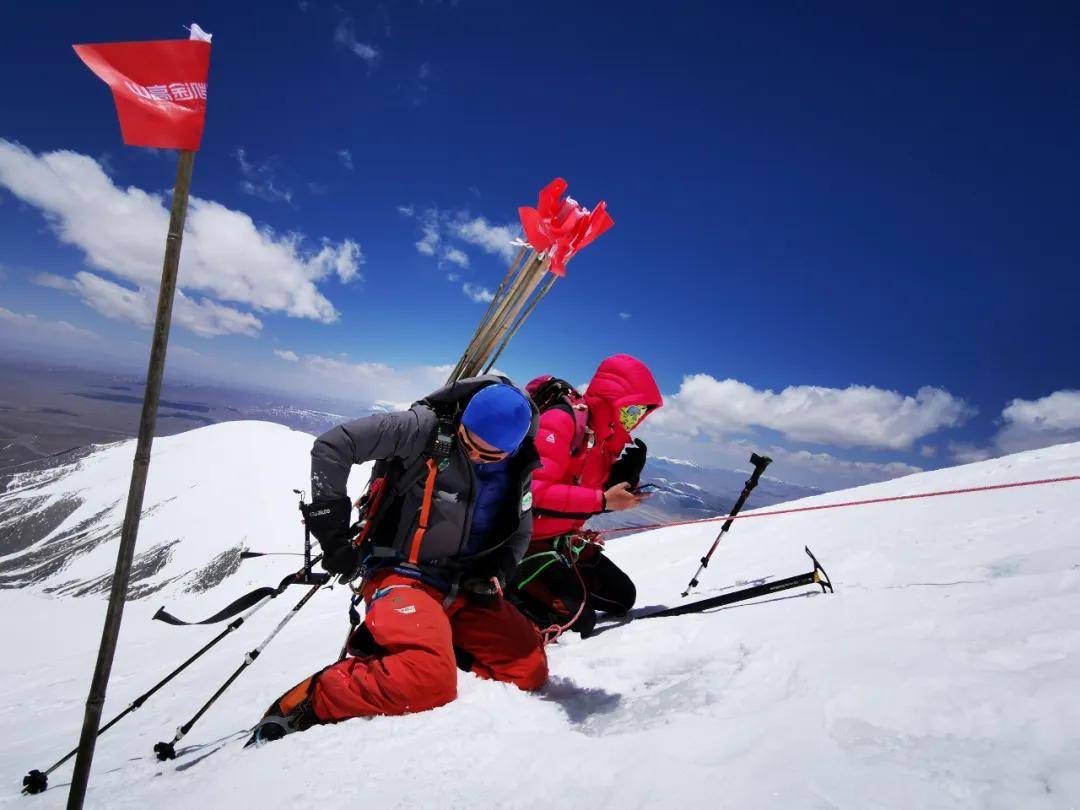 在玉珠峰十年登山公司做了八件事让人咂舌