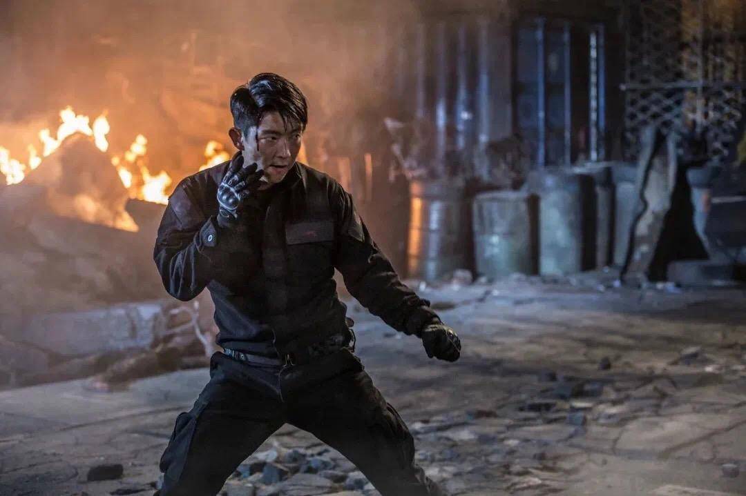 原创《恶之花》李准基:不认命的人,只会难过一阵子,不会难过一辈子