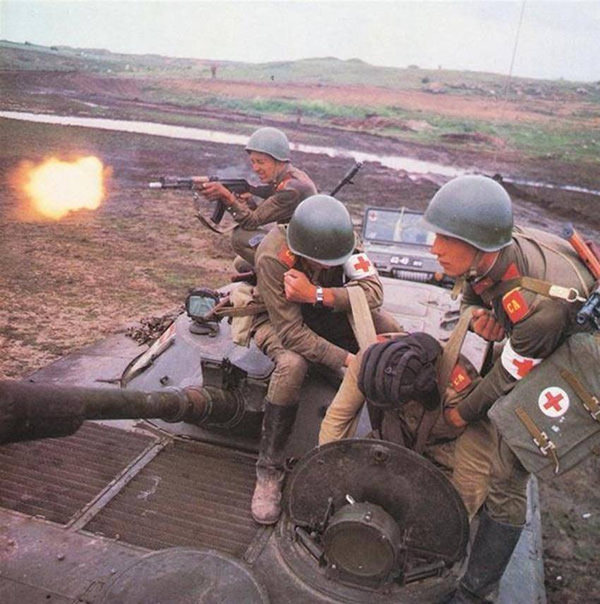 经过8天的鏖战,日军守将堤不夹贵终于答应停火,全部1万多日军缴械投降