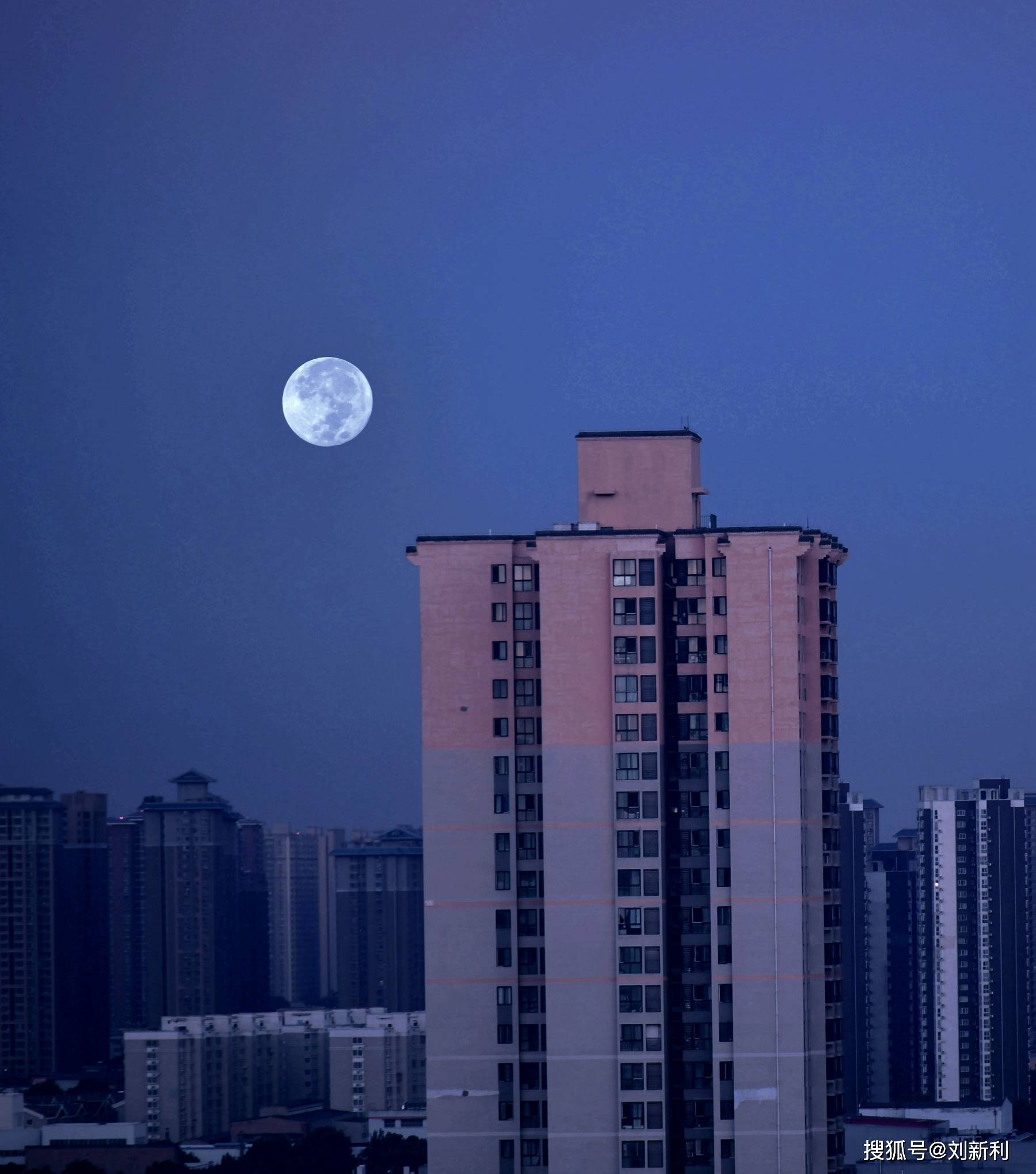 看看西安拍出的月亮是啥样