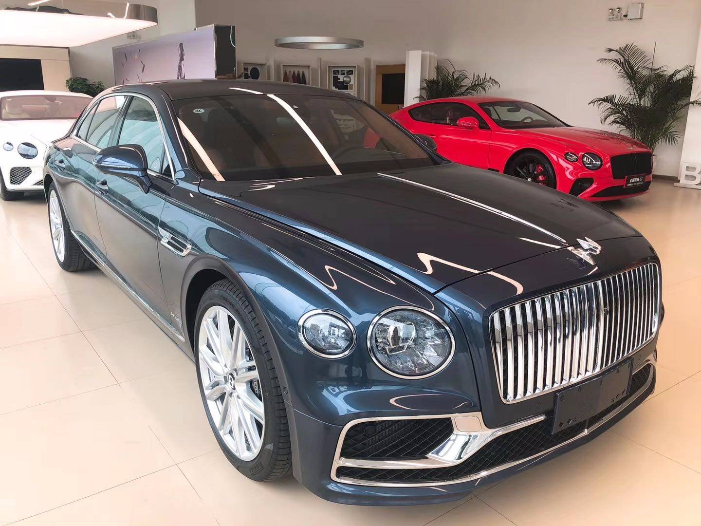 2020新款宾利飞驰颜色可选出色驾驭价格优惠