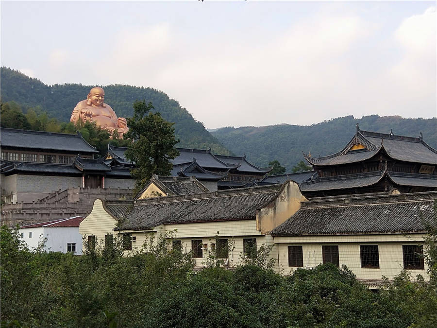 西安事变后,张学良的第一幽禁地:于凤至赵一荻轮流上山陪伴