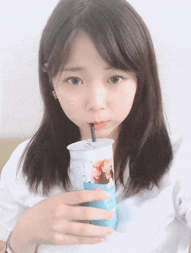 日本女孩@用欧派捧珍珠奶茶 可以感受到奶香(3) 涨姿势 热图1