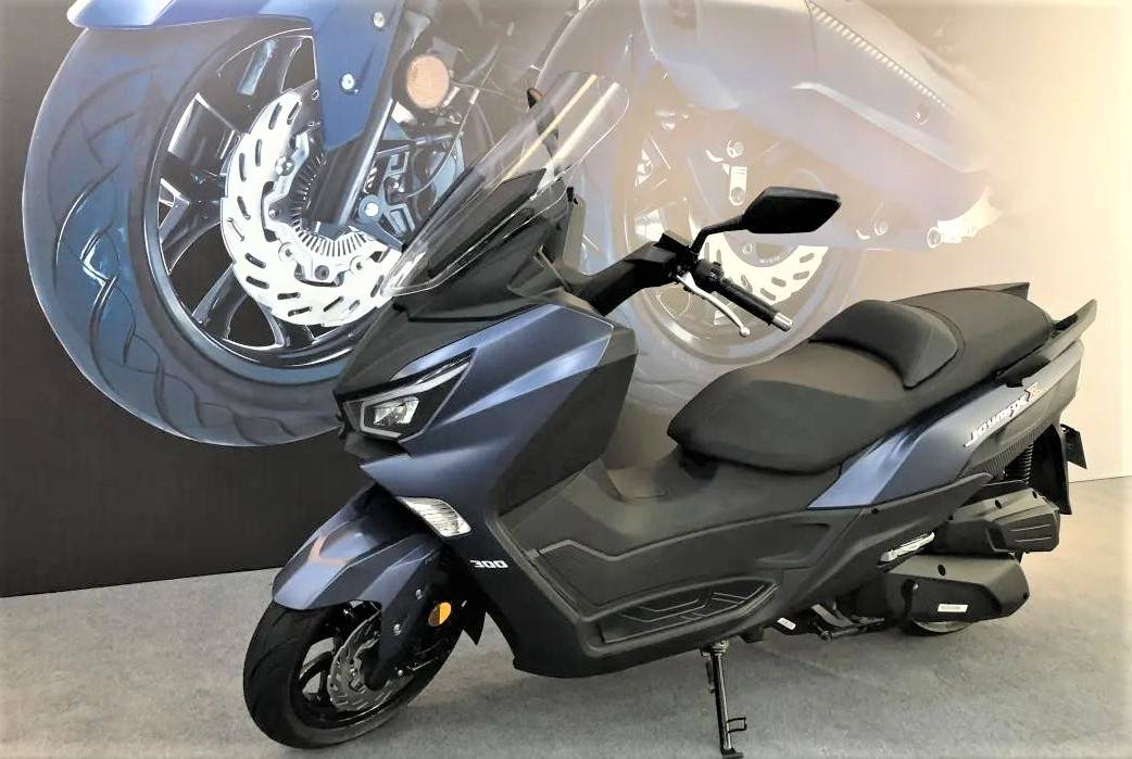 三阳joymaxz300换新上市外观配置双升级售价29800元