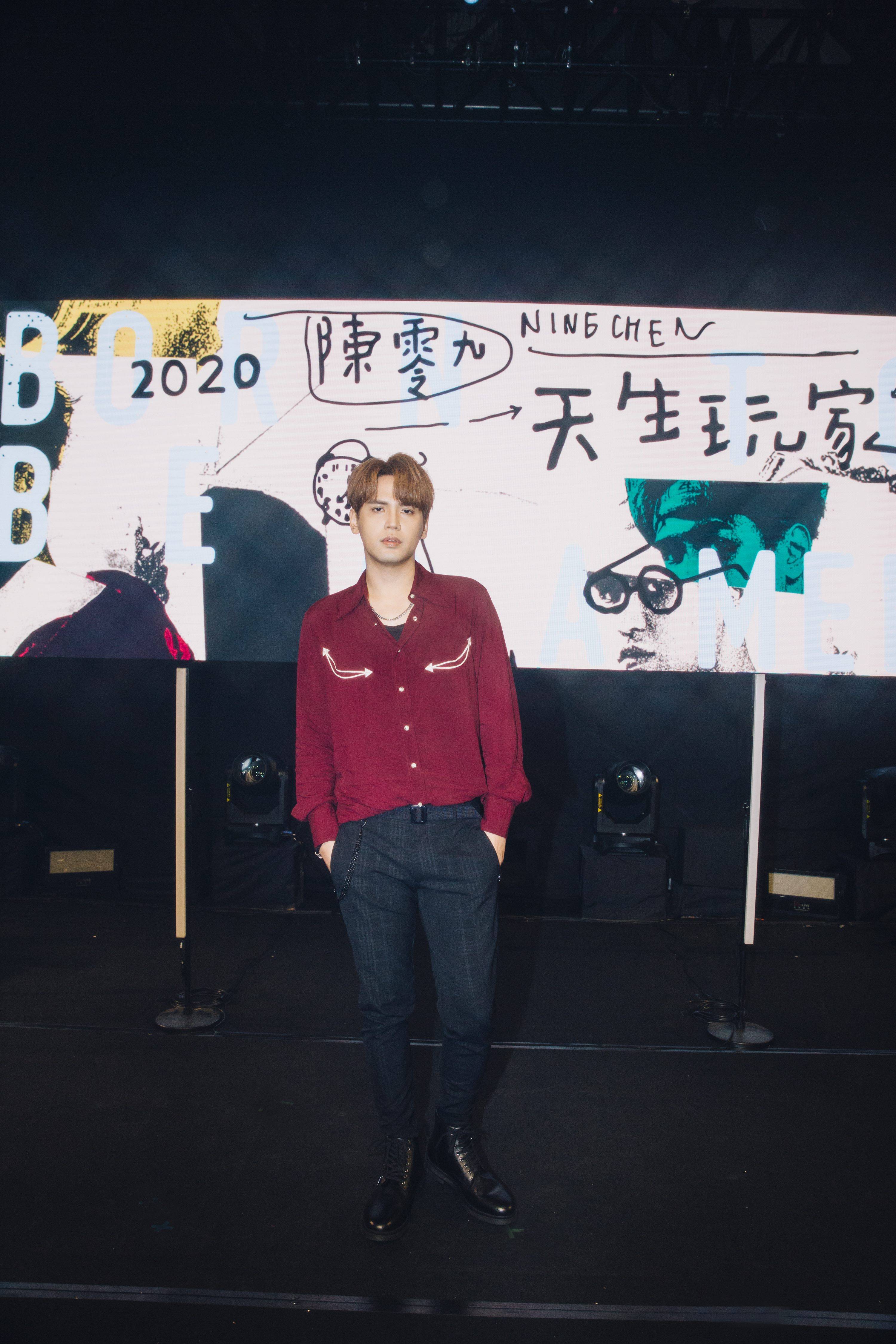 千人齐唱天黑请闭眼 陈零九首次两千人演唱会大成功