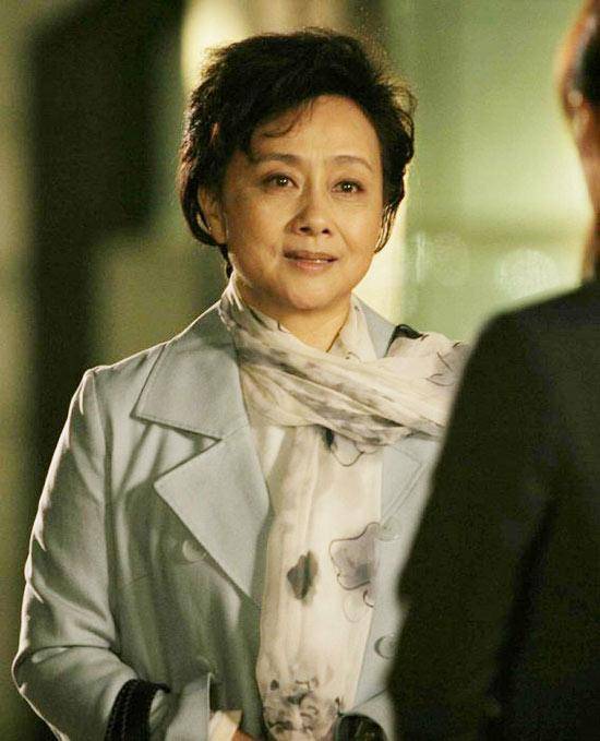 金鑫与妻子黄梅莹,两人是姐弟恋,结婚多年像初恋一般,恩爱依旧
