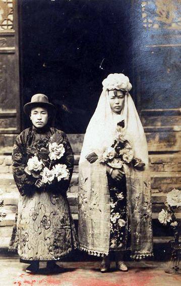 民国婚纱照新郎穿长袍新娘穿婚纱图六郎才女貌