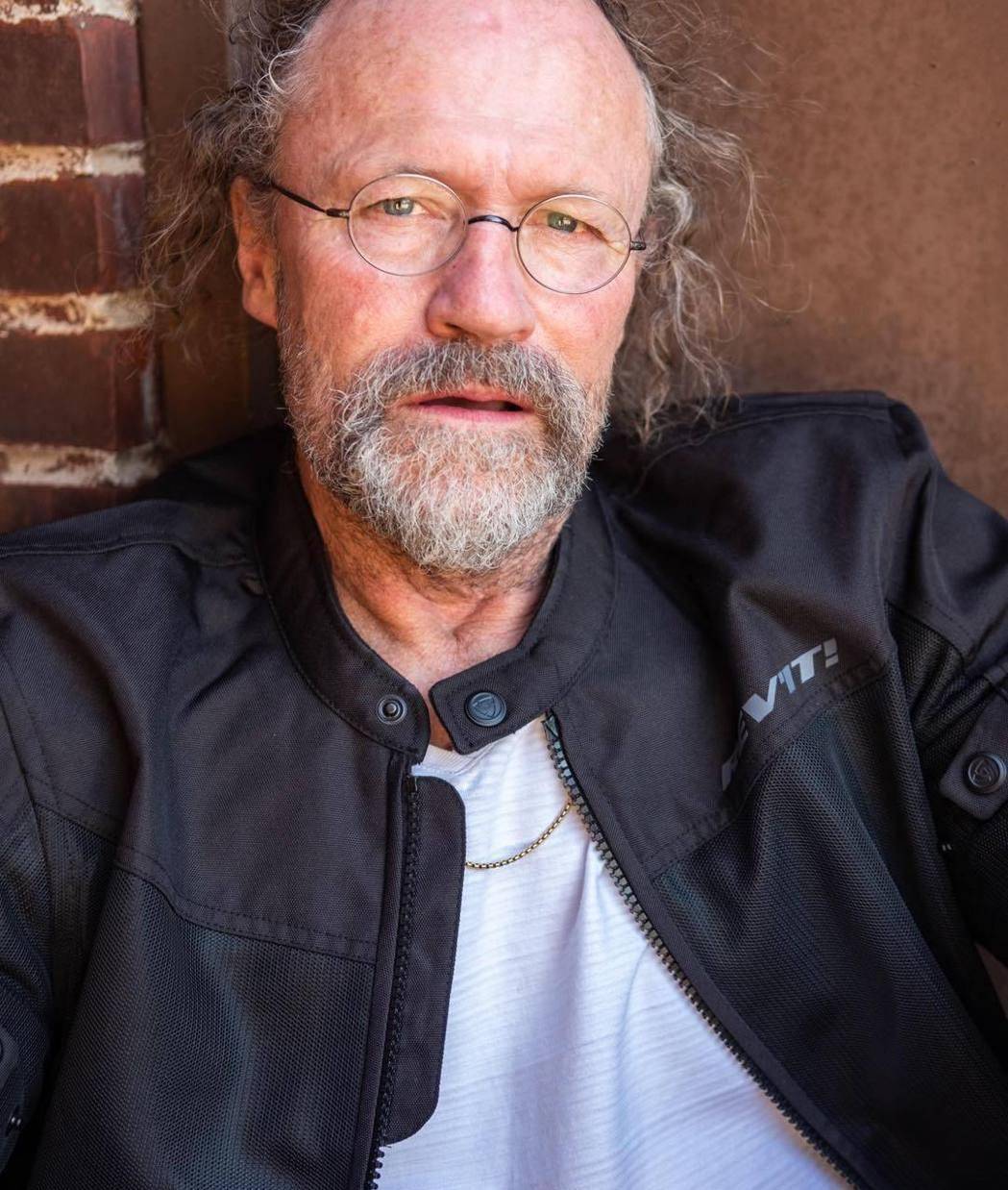 伊卓瑞斯艾巴染疫之后,又一漫威男星「勇度」麦可卢克(michael