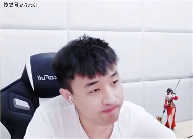 打桩比赛出现大节奏,为保护大硕,一阵雨跟直播间水友骂了起来