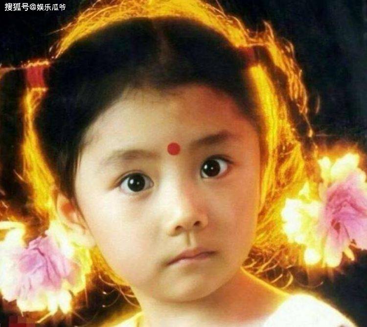 以家人之名演员小时照片曝光唐灿天生丽质张新成让人想笑